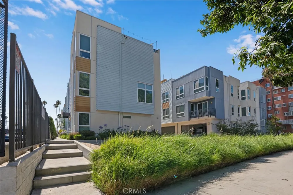 5640 Observation Los Angeles, CA 90028