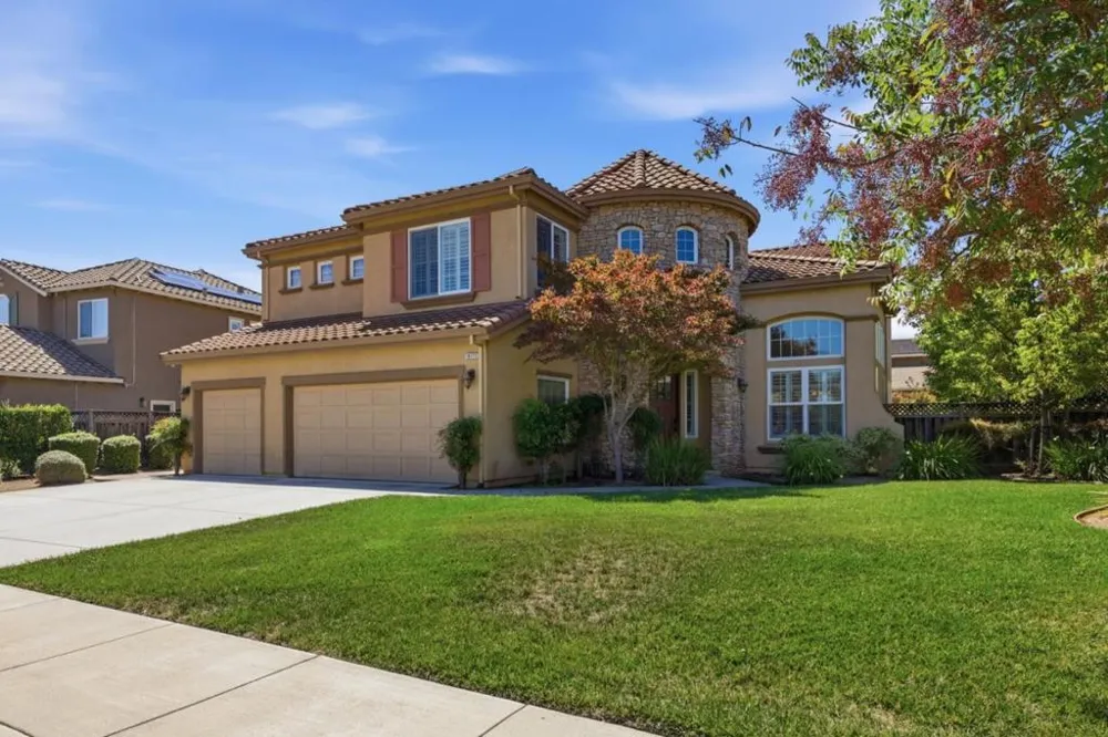 18275 Los Padres Place Morgan Hill, CA 95037