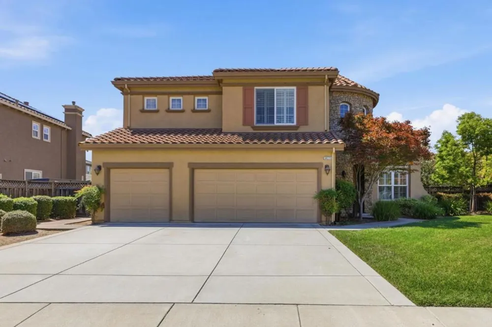 18275 Los Padres Place Morgan Hill, CA 95037