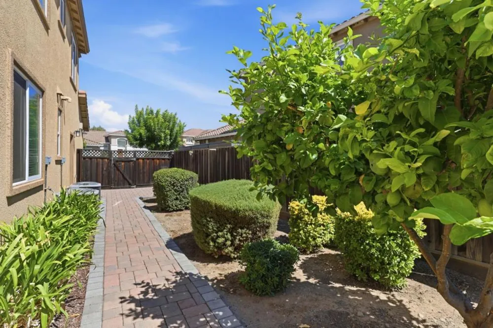 18275 Los Padres Place Morgan Hill, CA 95037