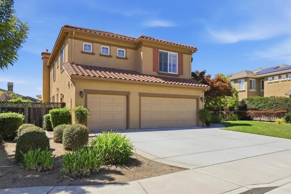 18275 Los Padres Place Morgan Hill, CA 95037