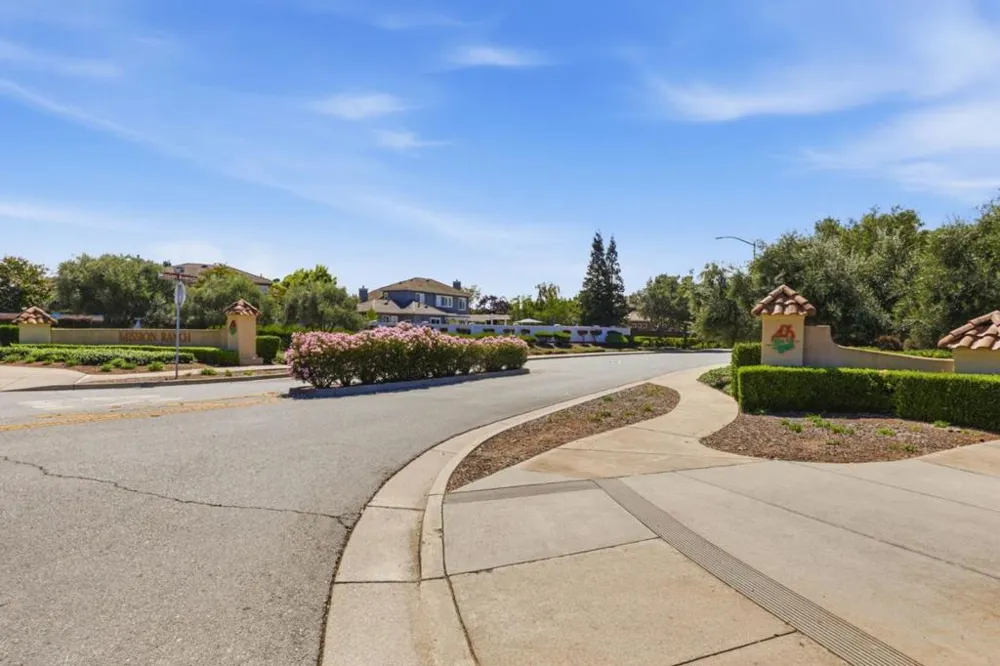 18275 Los Padres Place Morgan Hill, CA 95037