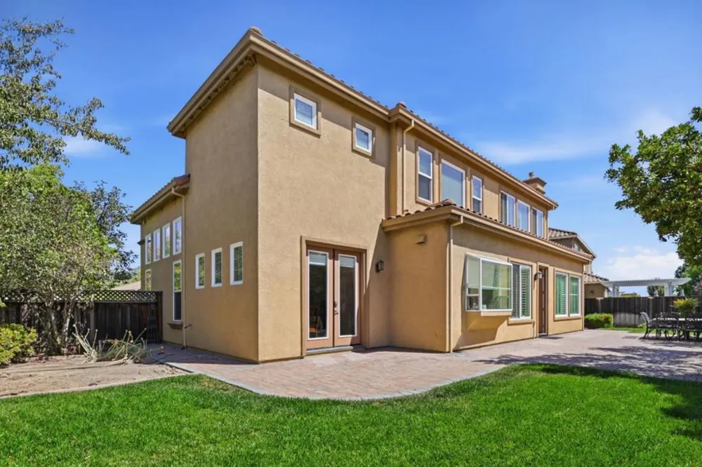 18275 Los Padres Place Morgan Hill, CA 95037