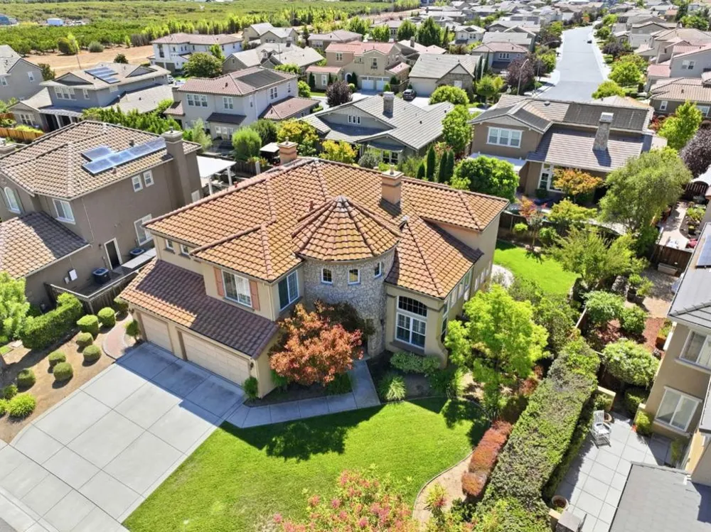 18275 Los Padres Place Morgan Hill, CA 95037