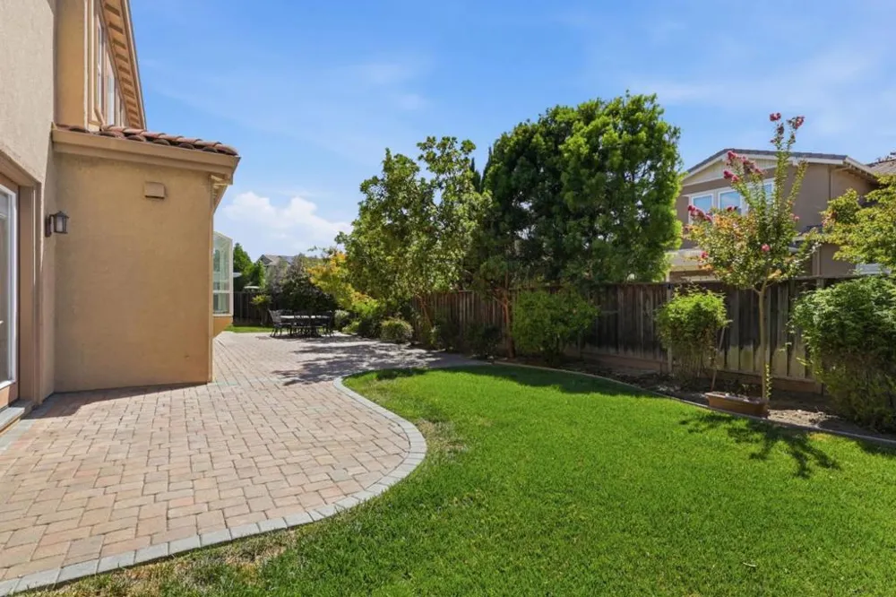 18275 Los Padres Place Morgan Hill, CA 95037