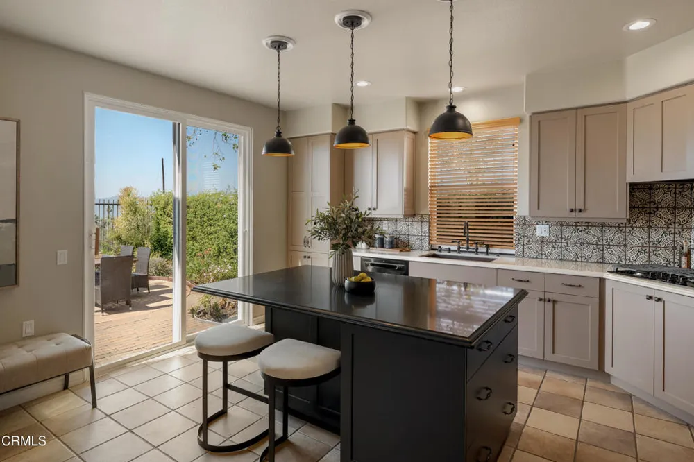 710 W Owen Court Altadena, CA 91001