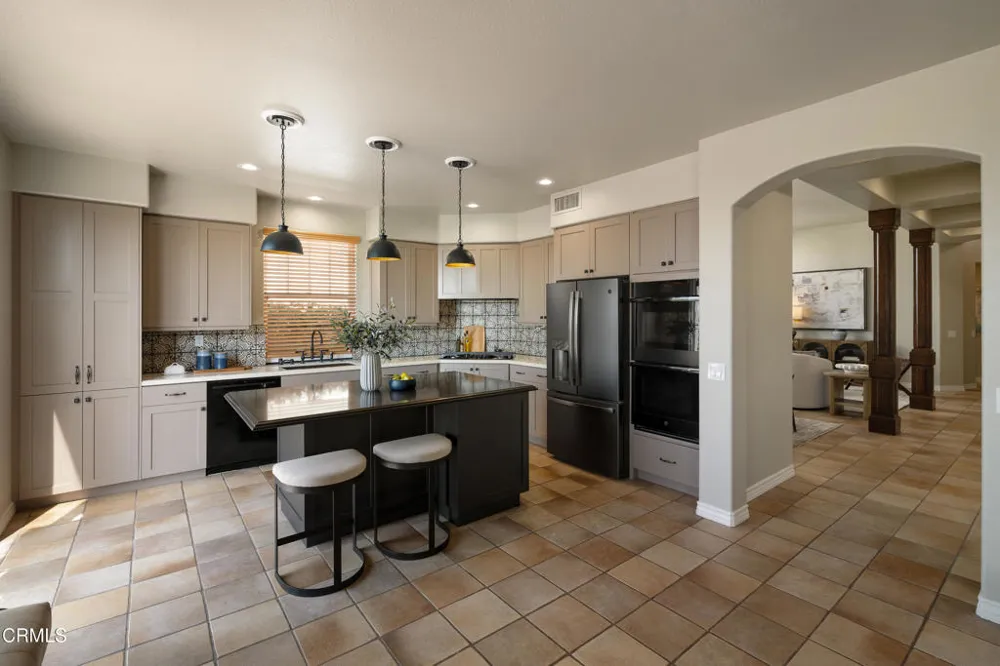 710 W Owen Court Altadena, CA 91001