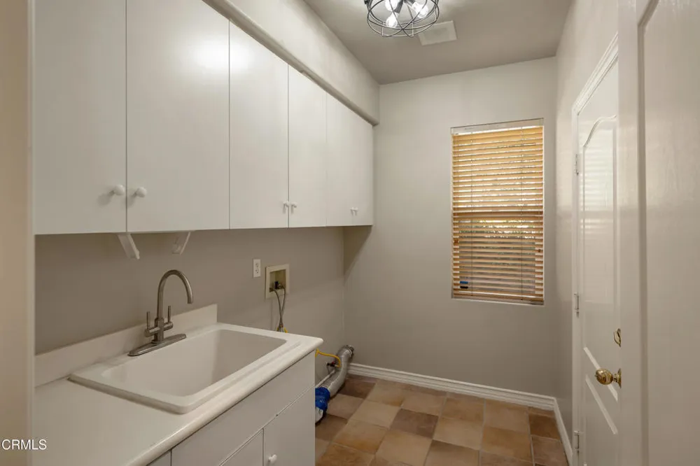 710 W Owen Court Altadena, CA 91001