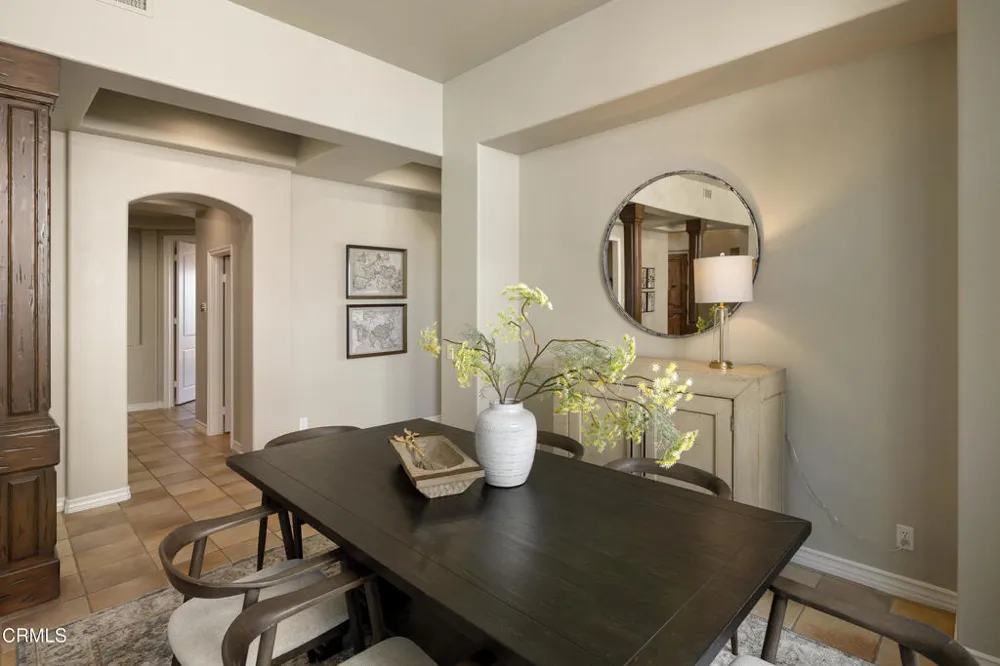 710 W Owen Court Altadena, CA 91001