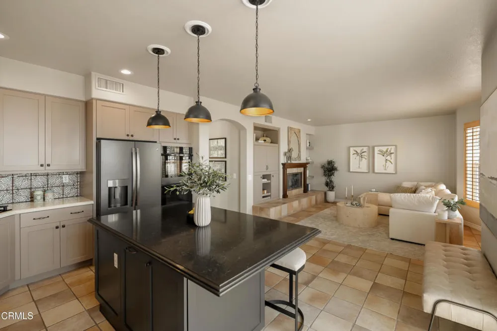 710 W Owen Court Altadena, CA 91001