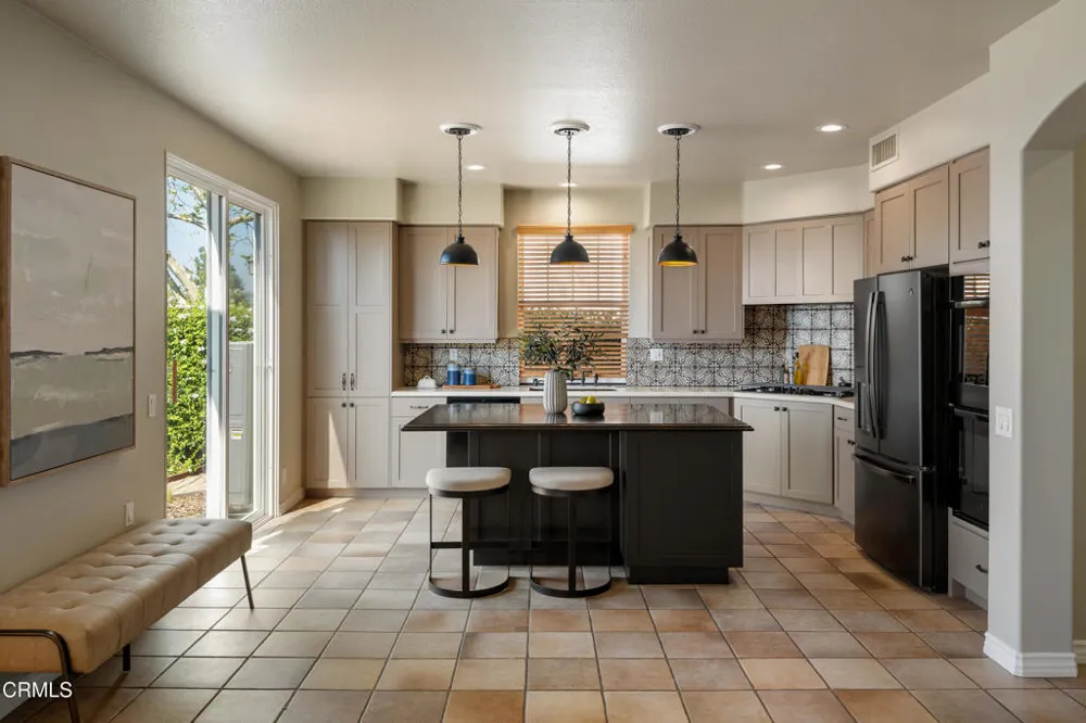 710 W Owen Court Altadena, CA 91001