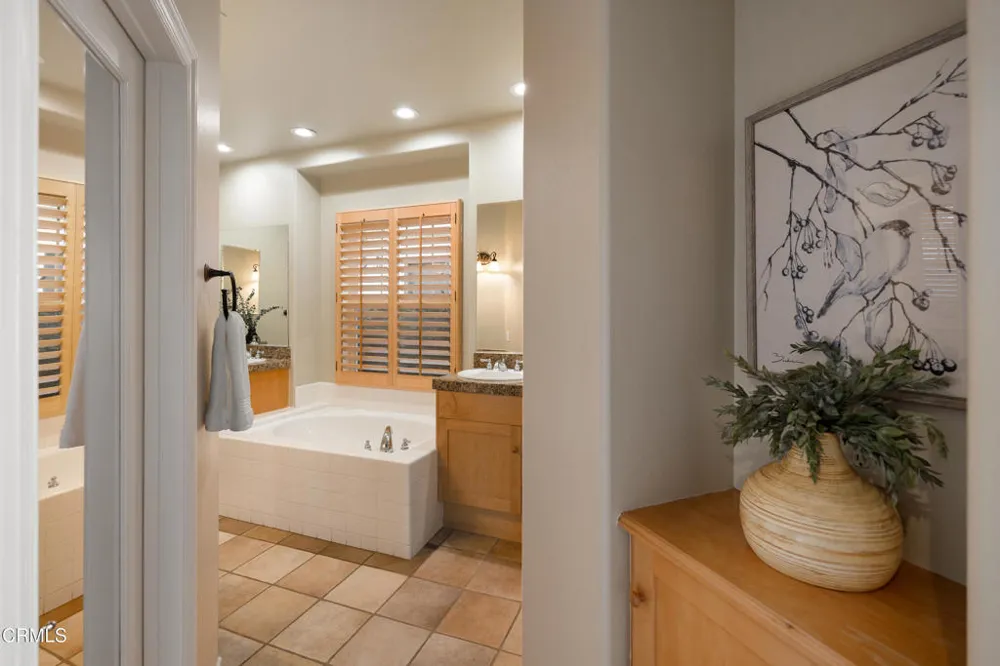 710 W Owen Court Altadena, CA 91001