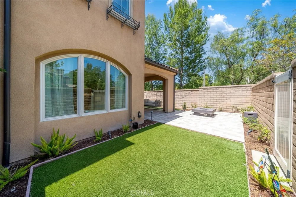 182 Finch Lake Forest, CA 92630