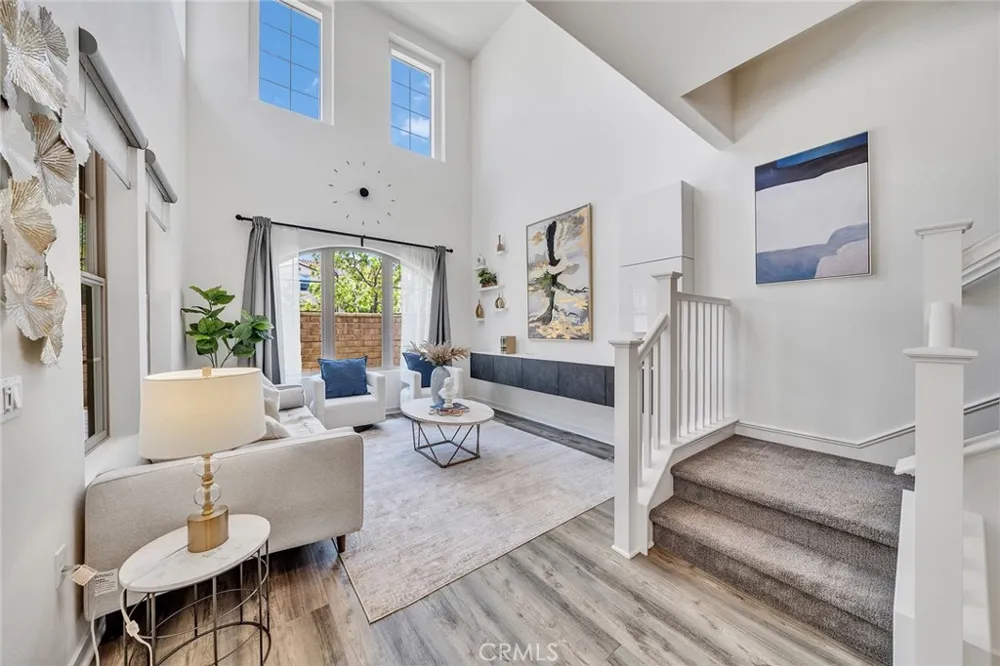 182 Finch Lake Forest, CA 92630