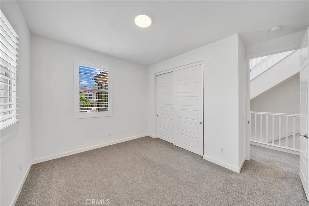 182 Finch Lake Forest, CA 92630