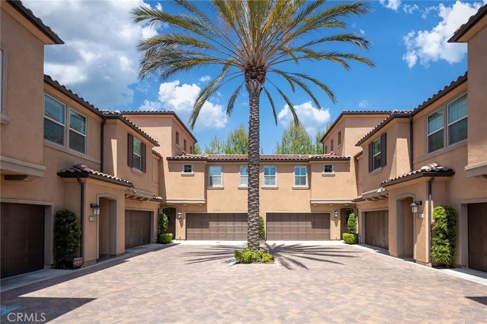 182 Finch Lake Forest, CA 92630