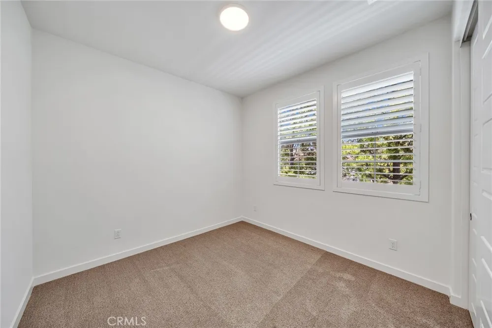182 Finch Lake Forest, CA 92630