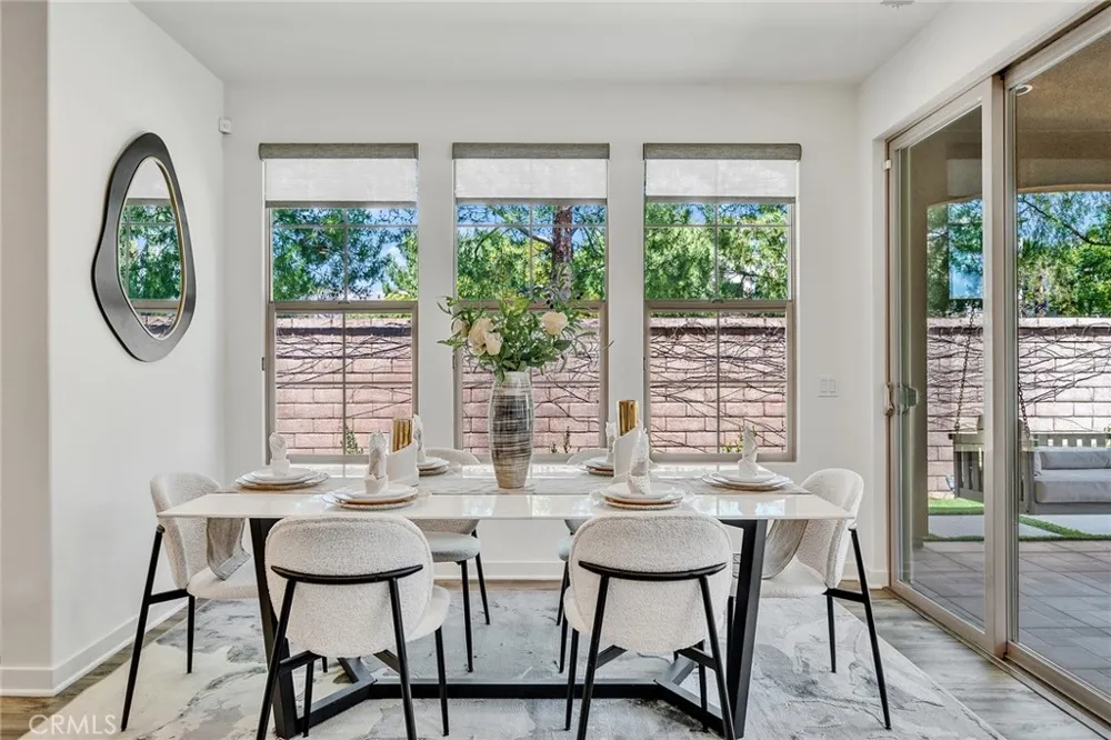 182 Finch Lake Forest, CA 92630