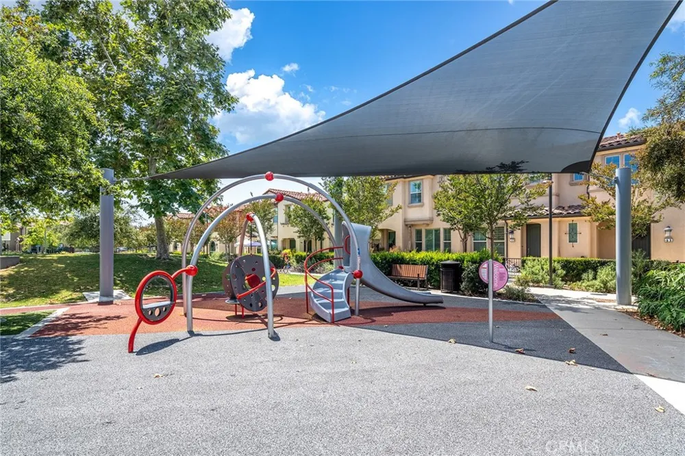 182 Finch Lake Forest, CA 92630