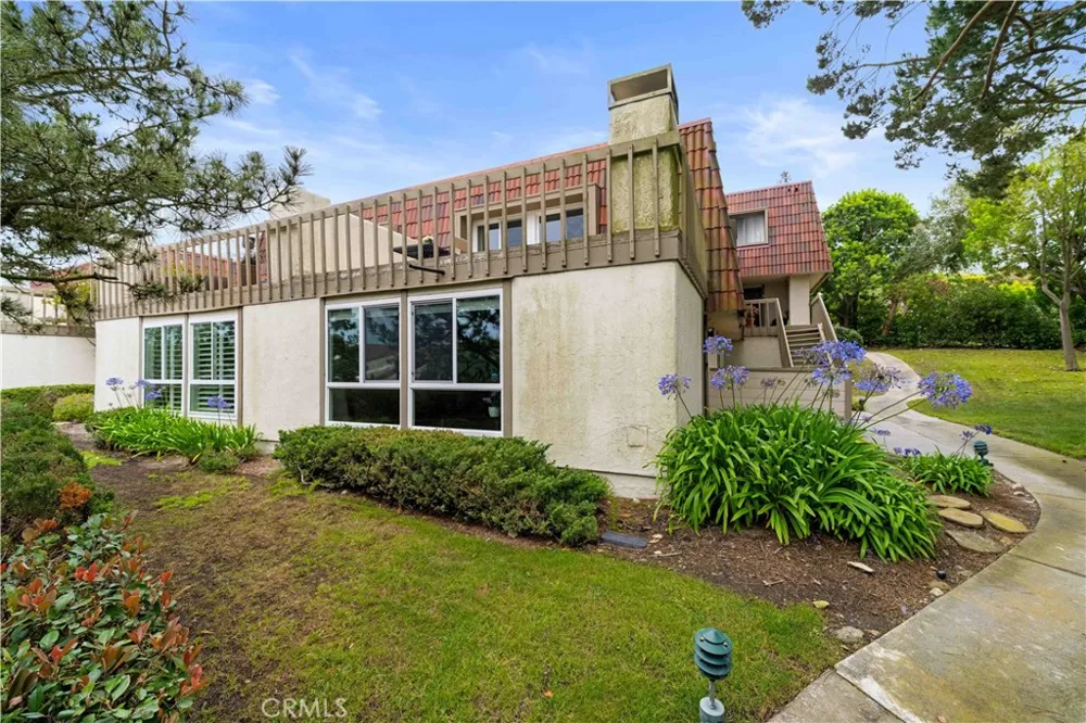 1 Cresta Verde Drive Rolling Hills Estates, CA 90274