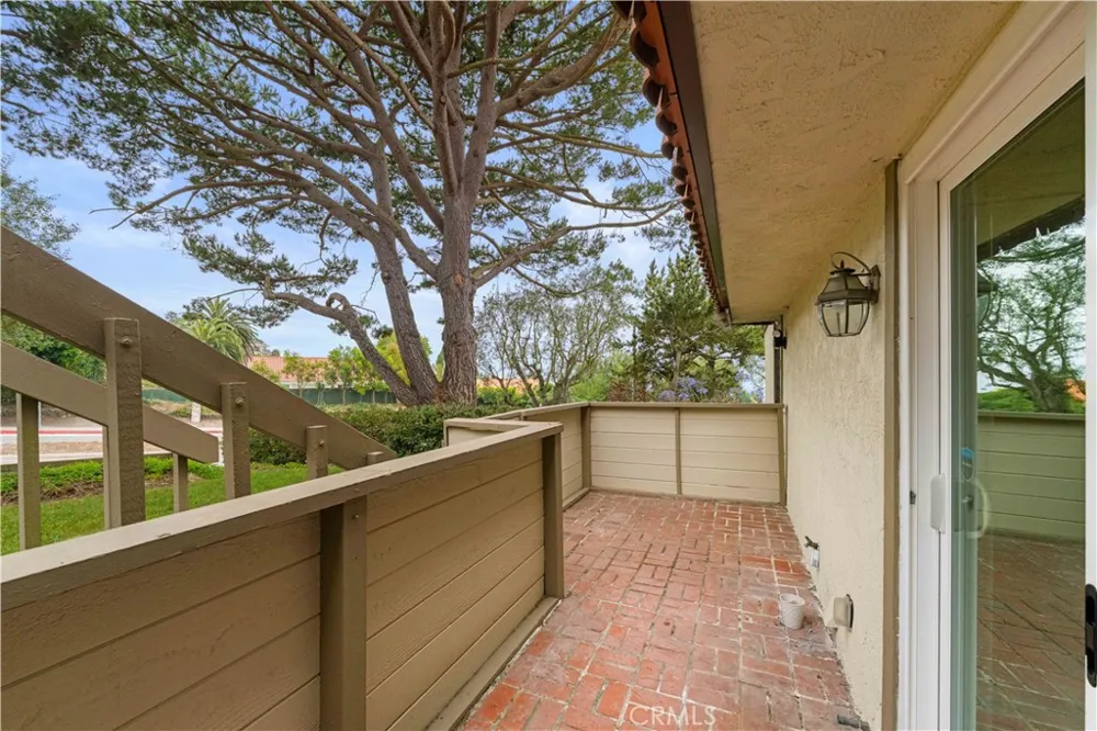 1 Cresta Verde Drive Rolling Hills Estates, CA 90274