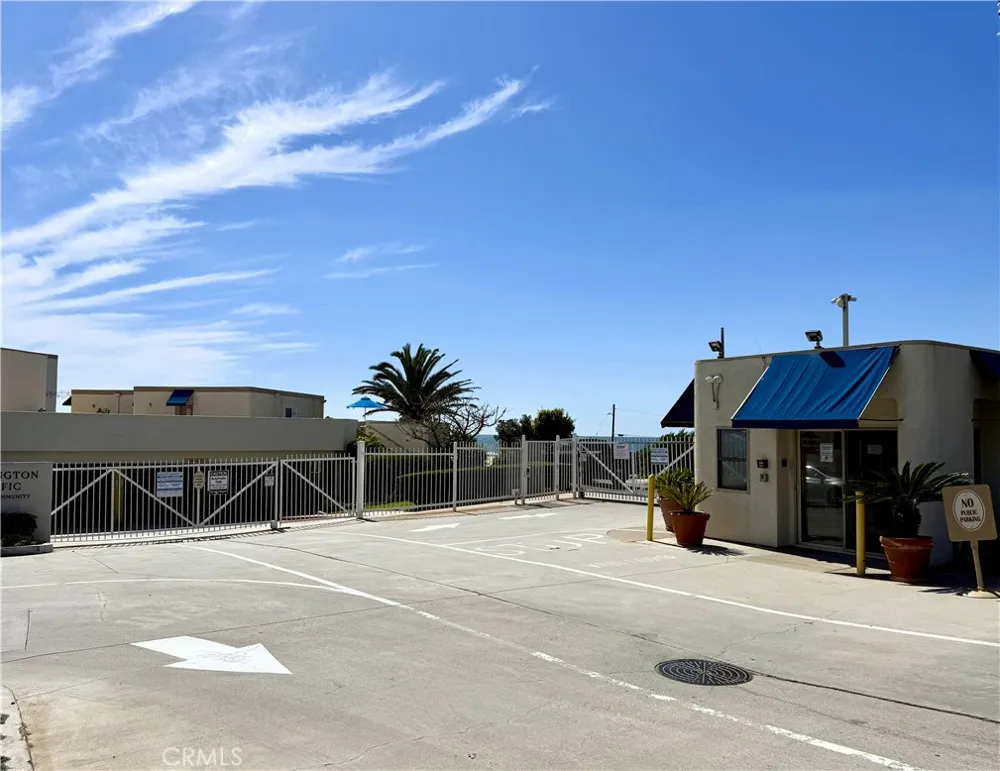711 Pacific Coast #106 Huntington Beach, CA 92648