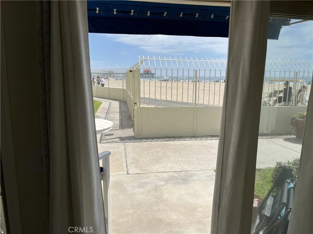 711 Pacific Coast #106 Huntington Beach, CA 92648