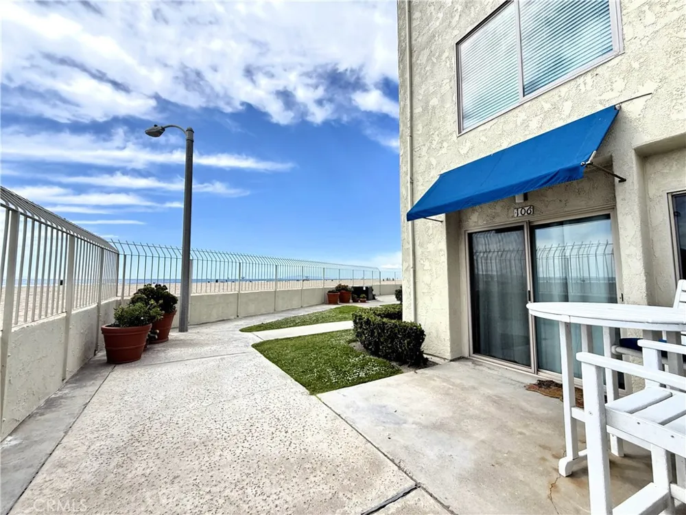 711 Pacific Coast #106 Huntington Beach, CA 92648