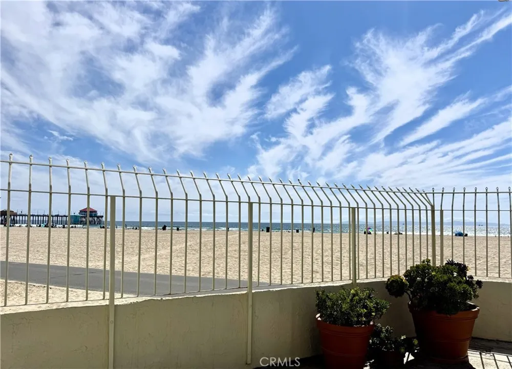 711 Pacific Coast #106 Huntington Beach, CA 92648