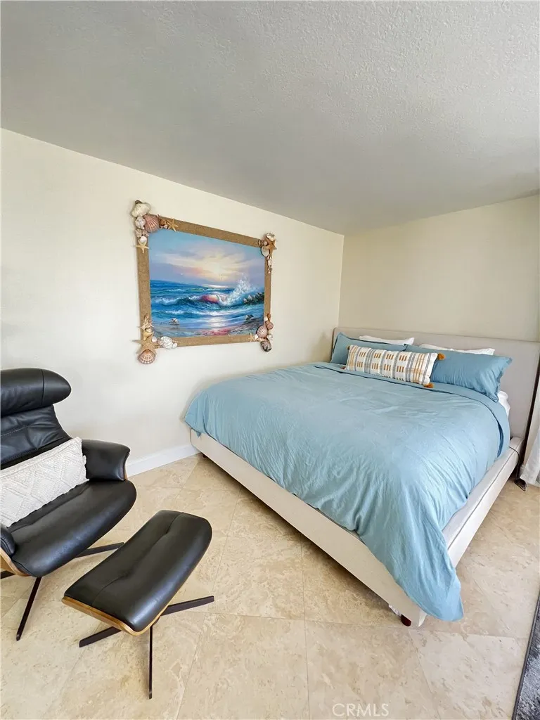 711 Pacific Coast #106 Huntington Beach, CA 92648