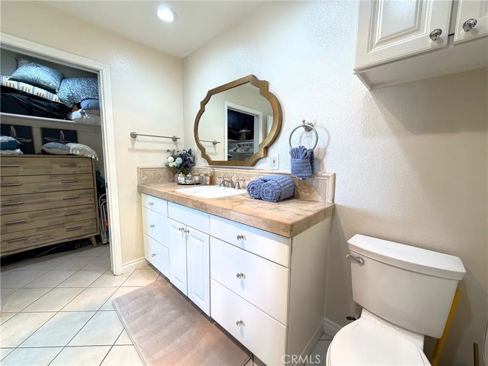 711 Pacific Coast #106 Huntington Beach, CA 92648