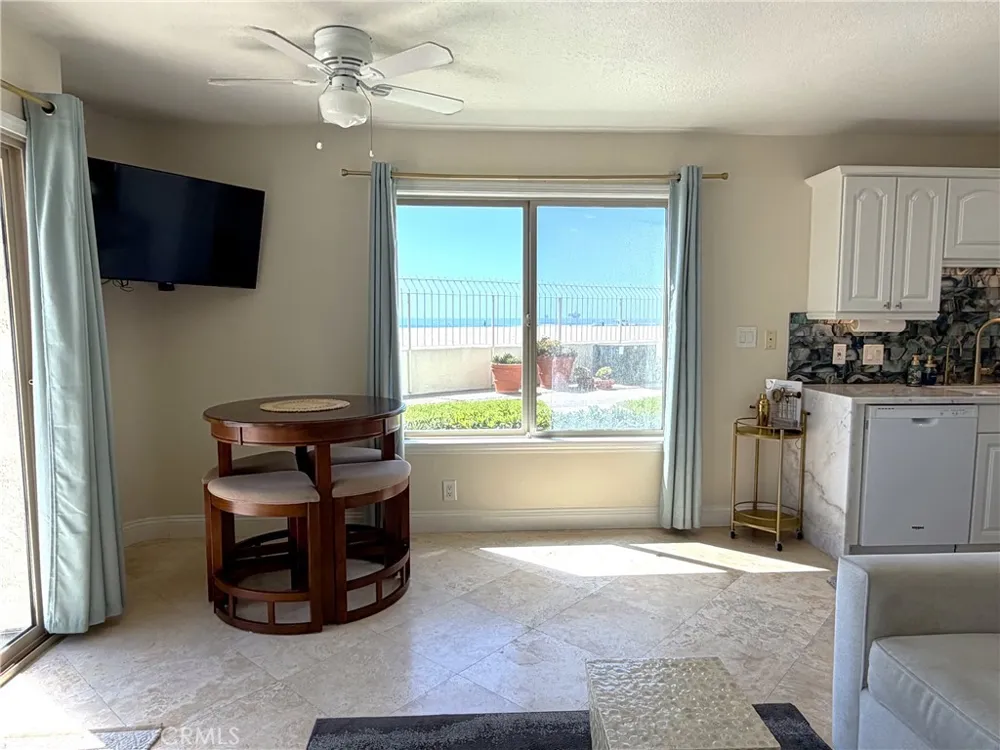 711 Pacific Coast #106 Huntington Beach, CA 92648