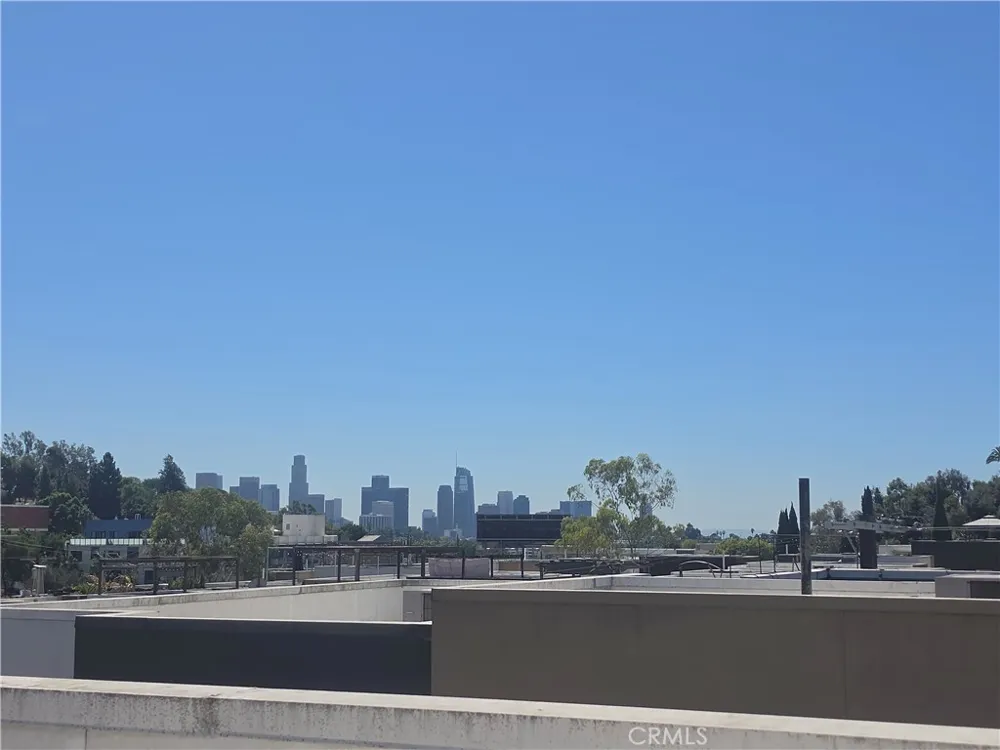 2207 Selig Los Angeles, CA 90026
