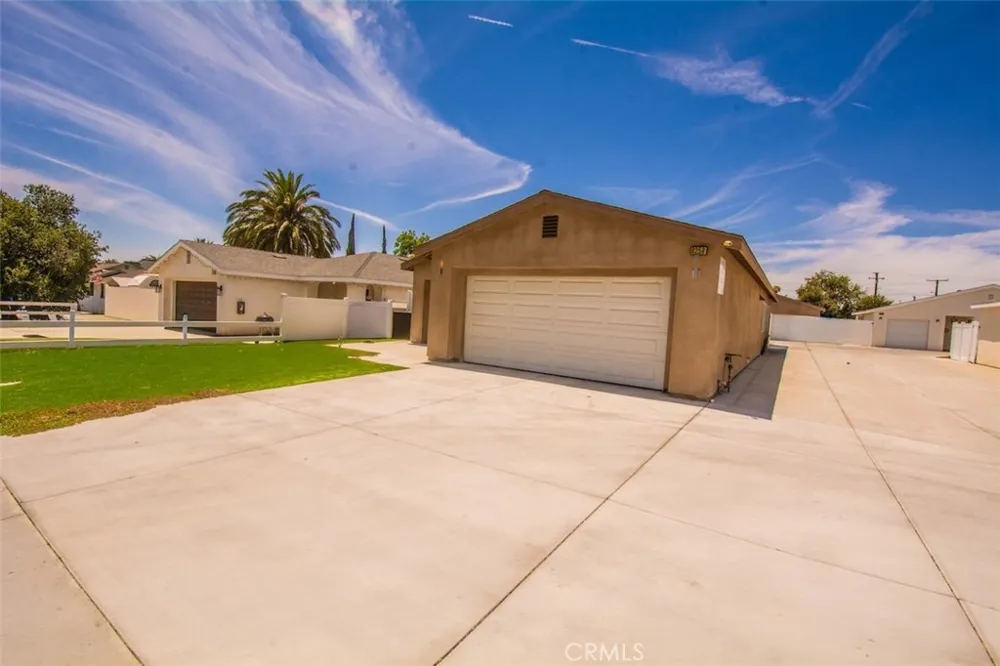8258 Bennett Avenue Fontana, CA 92335