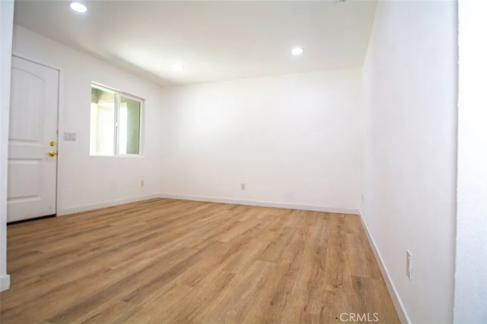 8258 Bennett Avenue Fontana, CA 92335
