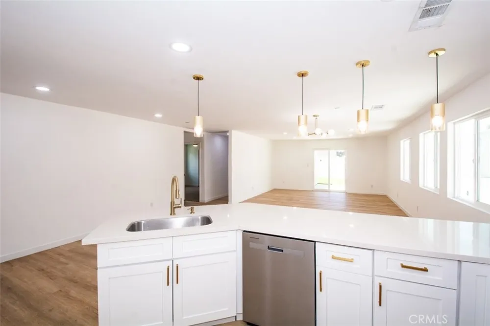 8258 Bennett Avenue Fontana, CA 92335