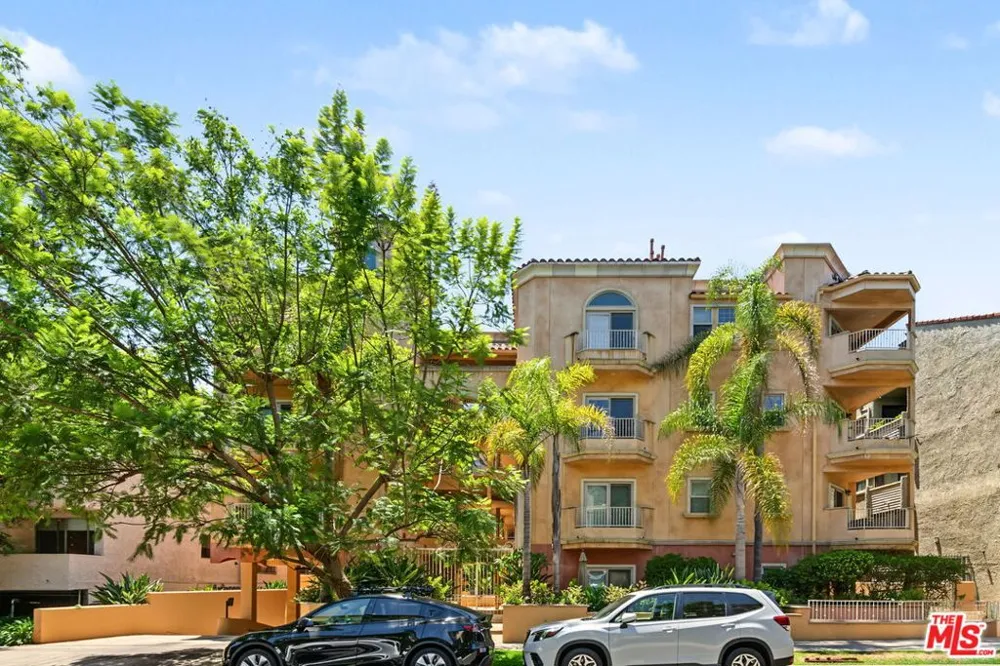 1511 Camden Avenue #103 Los Angeles, CA 90025