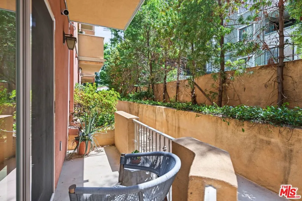 1511 Camden Avenue #103 Los Angeles, CA 90025