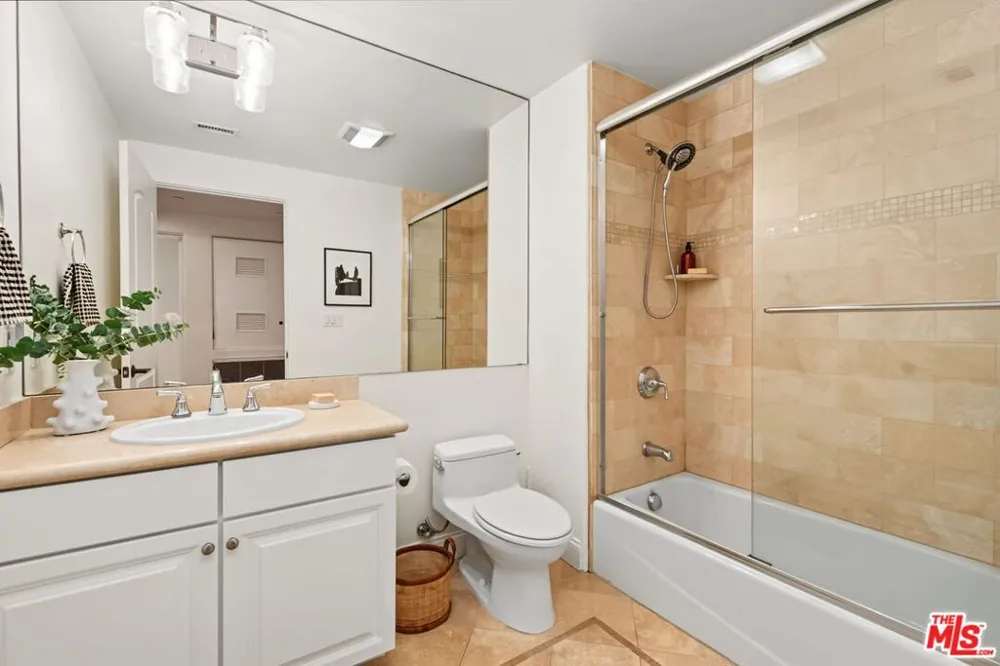 1511 Camden Avenue #103 Los Angeles, CA 90025