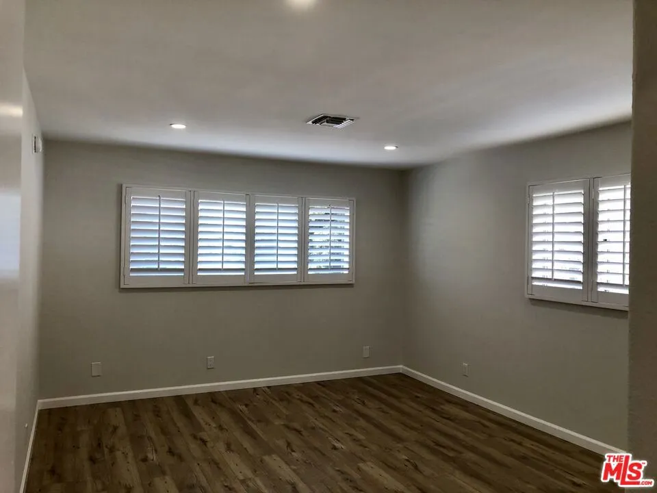 11520 WYOMING AVENUE #1 Los Angeles, CA 90025