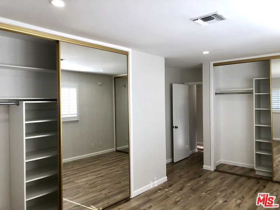 11520 WYOMING AVENUE #1 Los Angeles, CA 90025