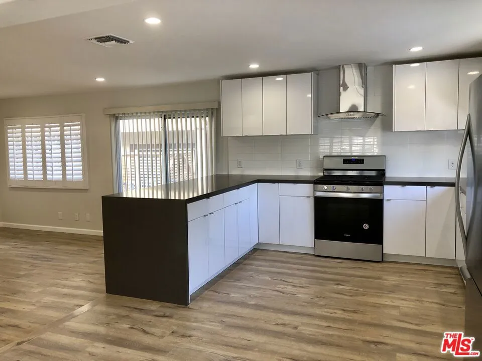 11520 WYOMING AVENUE #1 Los Angeles, CA 90025