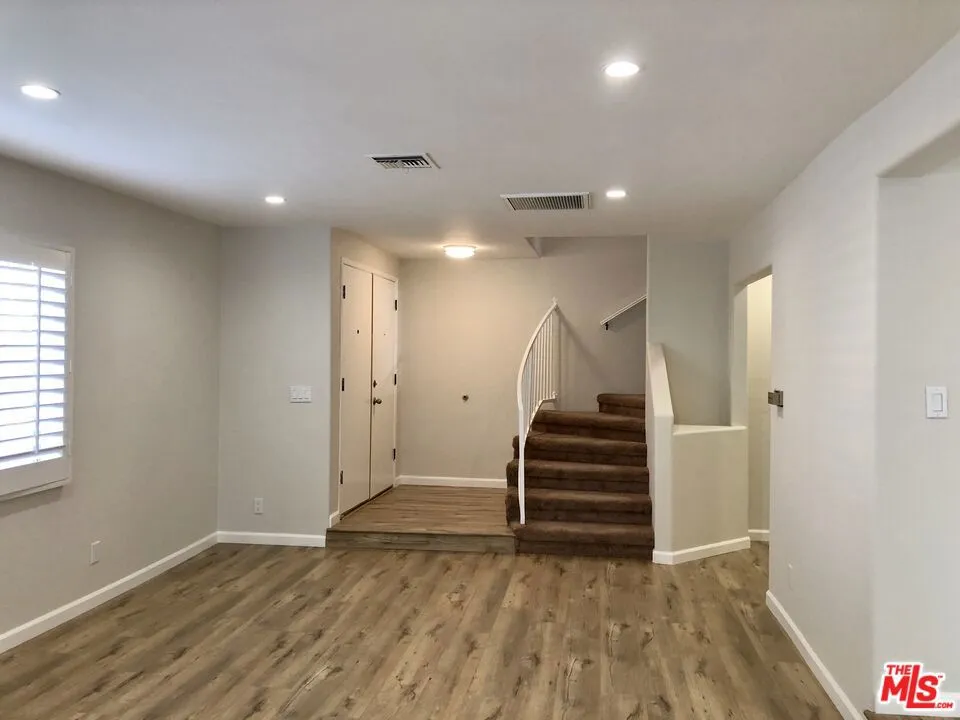 11520 WYOMING AVENUE #1 Los Angeles, CA 90025