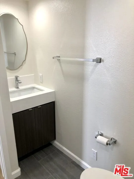 11520 WYOMING AVENUE #1 Los Angeles, CA 90025