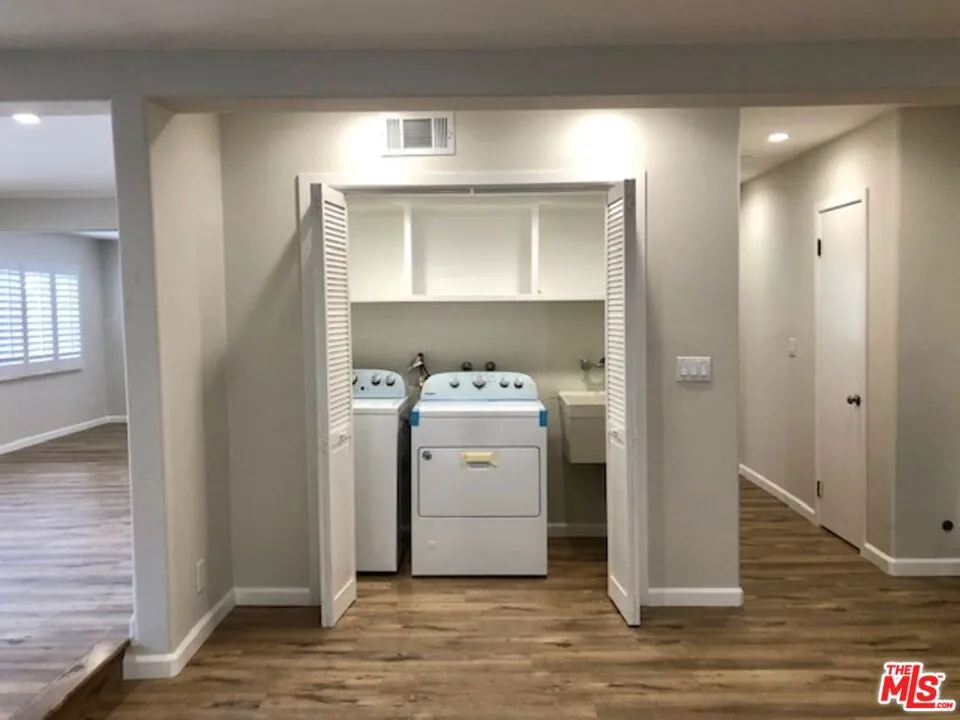 11520 WYOMING AVENUE #1 Los Angeles, CA 90025