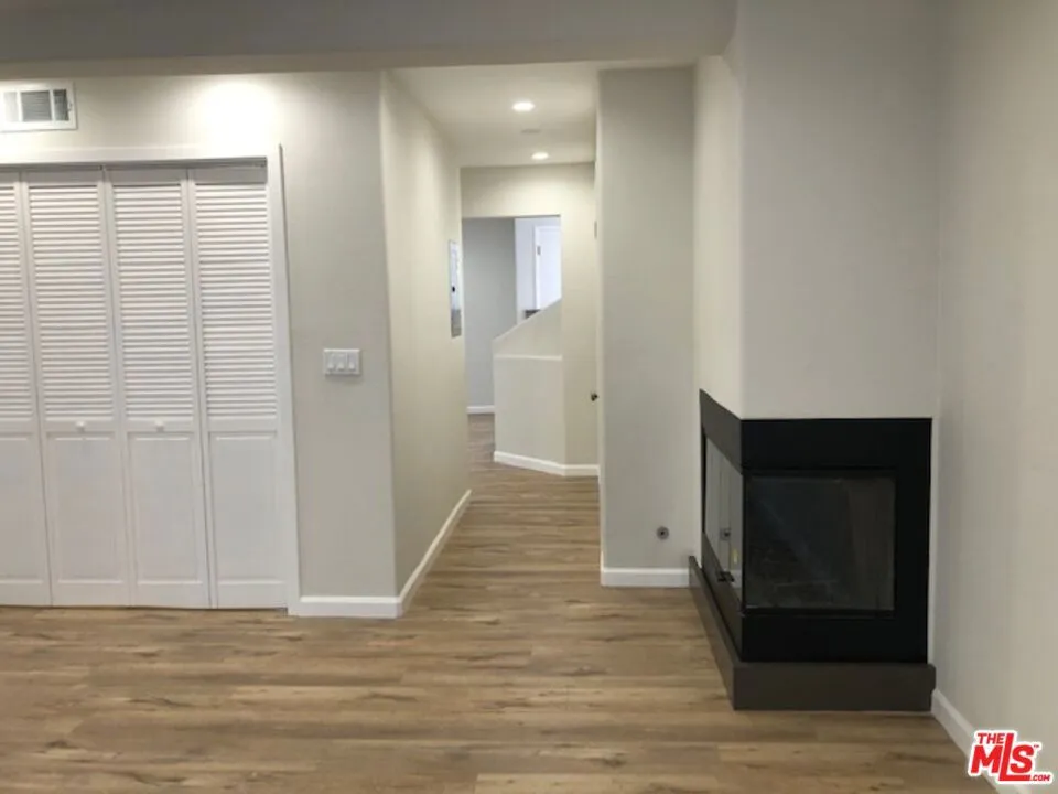 11520 WYOMING AVENUE #1 Los Angeles, CA 90025