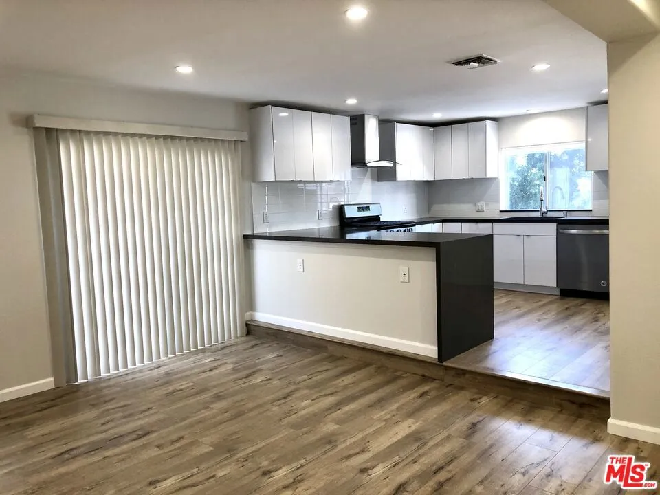 11520 WYOMING AVENUE #1 Los Angeles, CA 90025