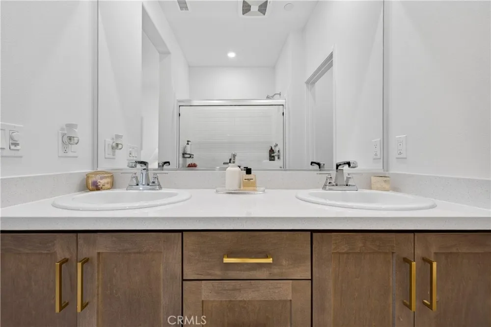 16140 Spicebush Ln Chino, CA 91708