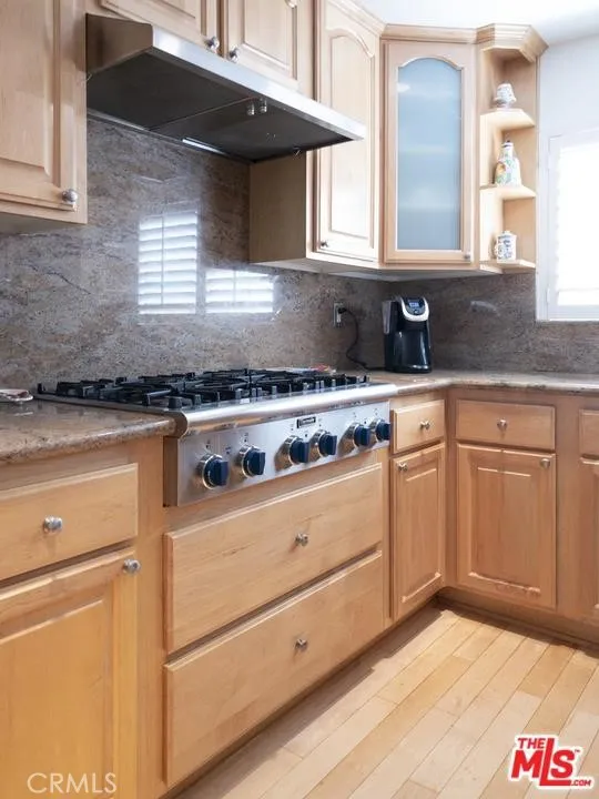 21901 Burbank #197 Woodland Hills, CA 91367