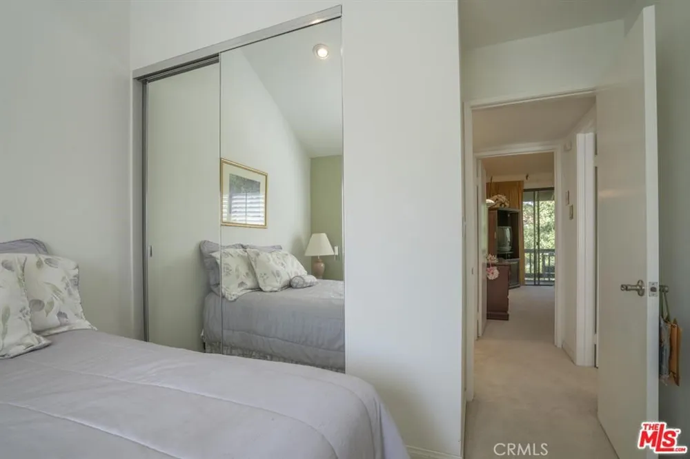 21901 Burbank #197 Woodland Hills, CA 91367